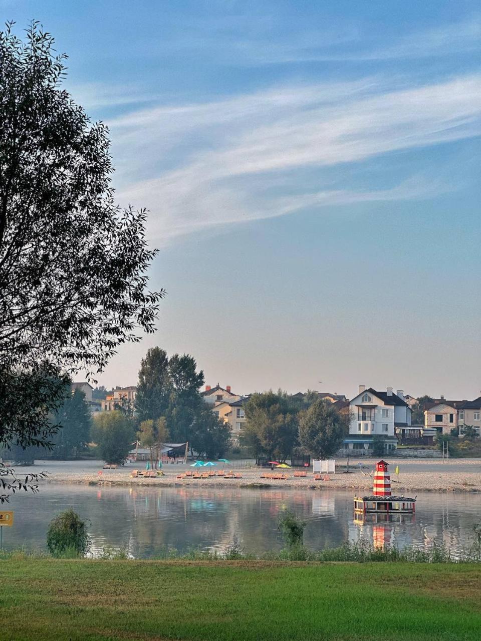 Sherwood Lake Hotel Berezovka  Bagian luar foto